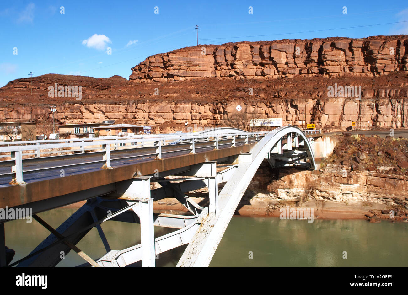Il fiume San Juan e ponte in prossimità di Mexican Hat Utah Foto Stock