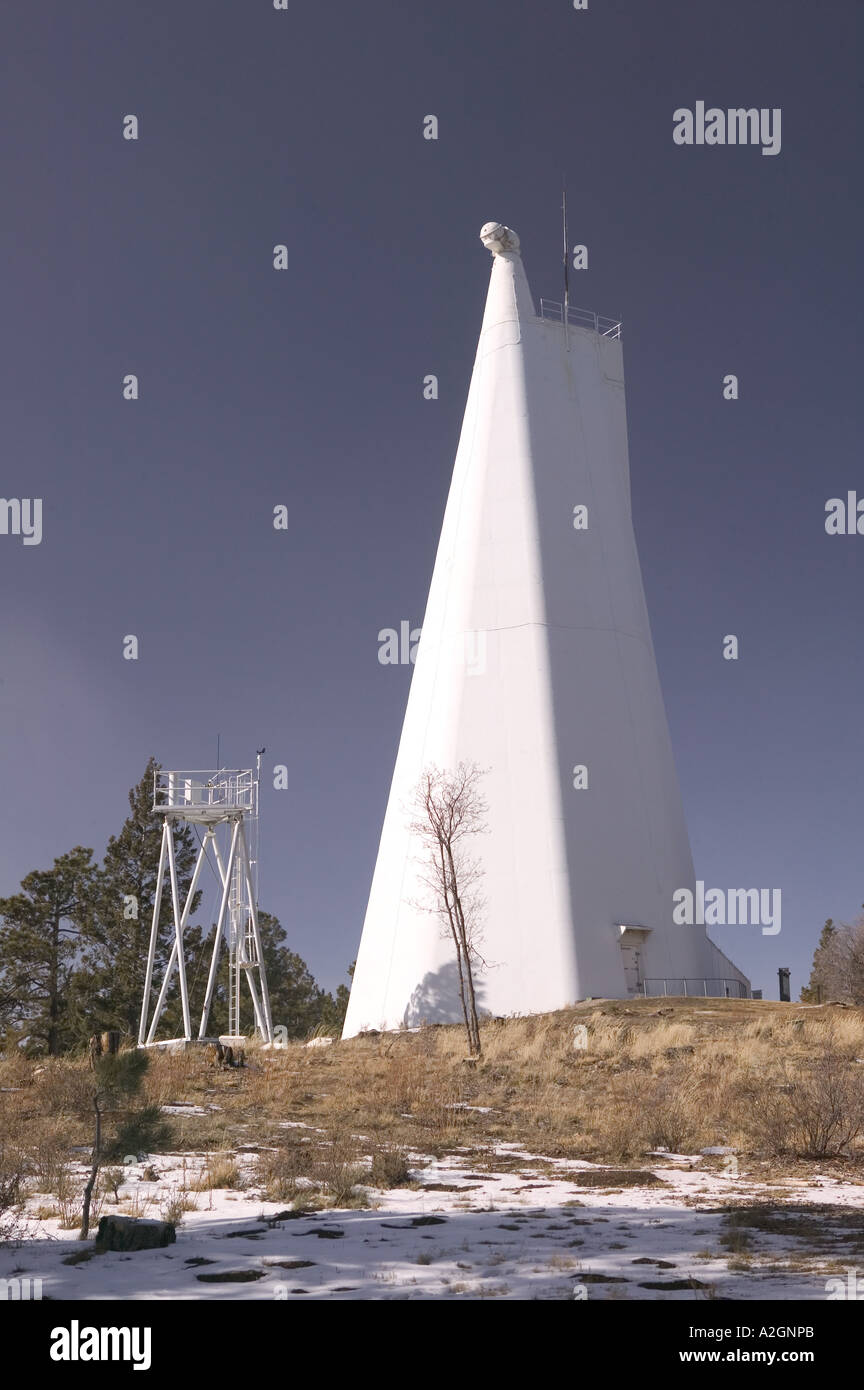 Stati Uniti d'America, Nuovo Messico, Sunspot: Nazionale Osservatorio solare / picco di Sacramento Richard B. Dunn Solar Telescope (b.1969) esterno Foto Stock