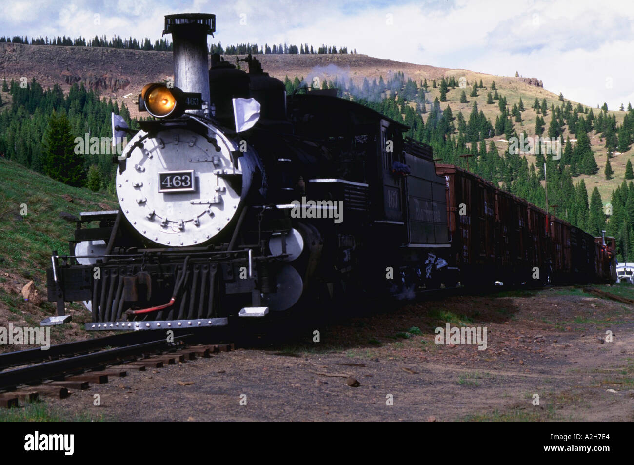 Speciale treno merci con locomotiva numero 463 in Cumbres passano sul Cumbres e Toltec Scenic Railroad Colorado Foto Stock