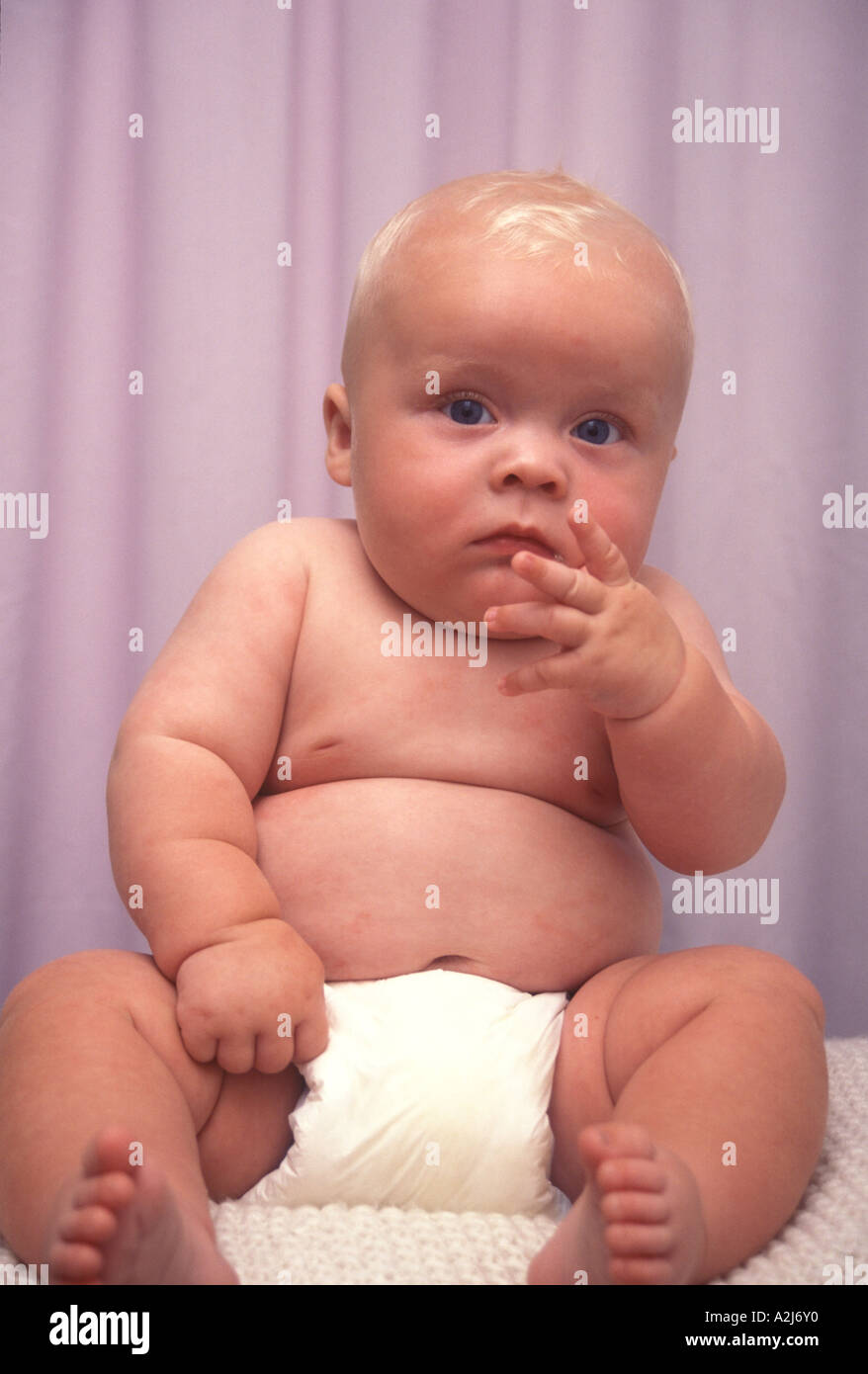 bambino giovane in sovrappeso Foto Stock