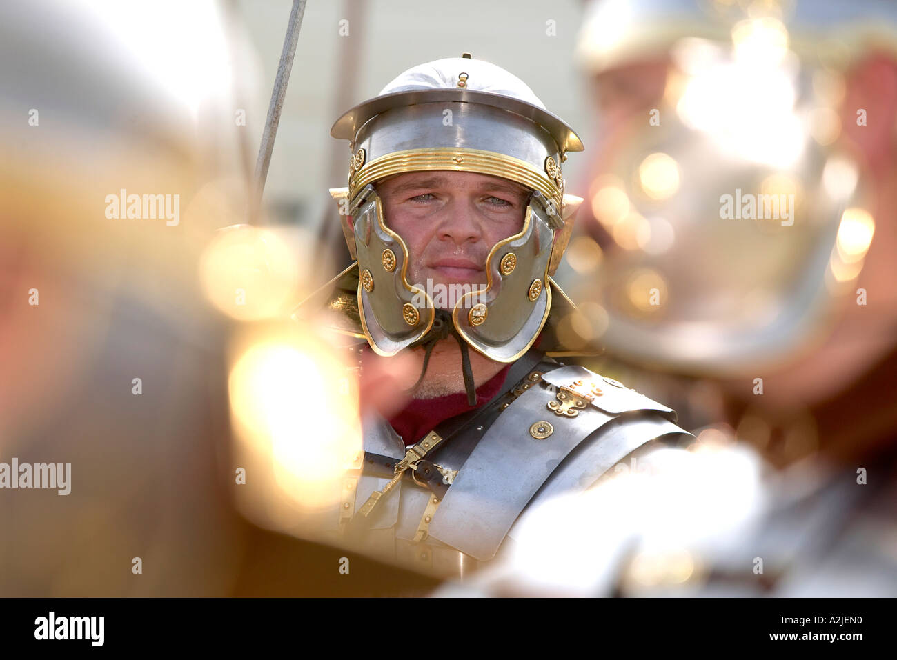 Un Battaglione romano va in battaglia nel corso di una storia viva display. Foto Stock