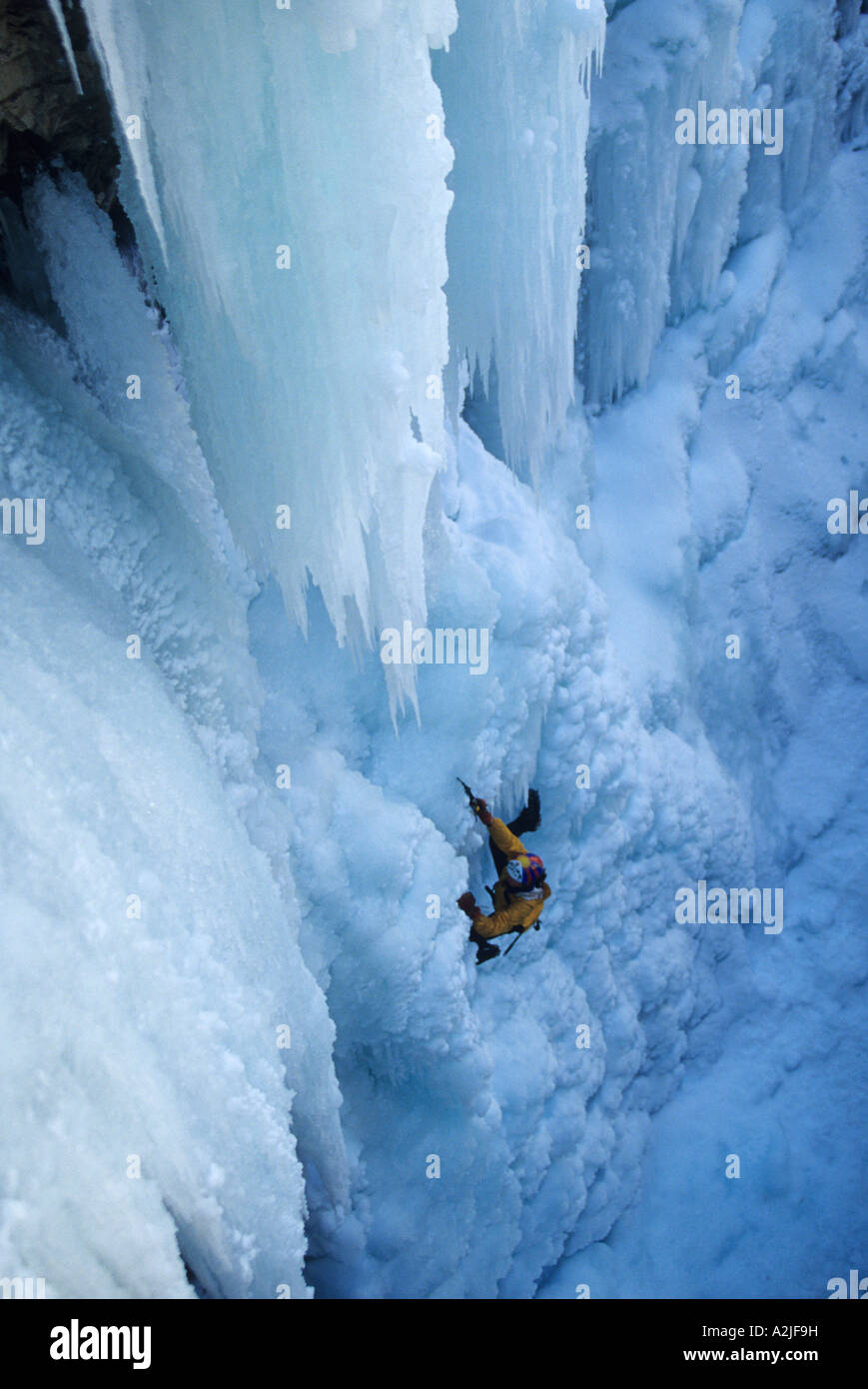 Vince Anderson arrampicata su ghiaccio in Ouray ice park, Colorado Foto Stock