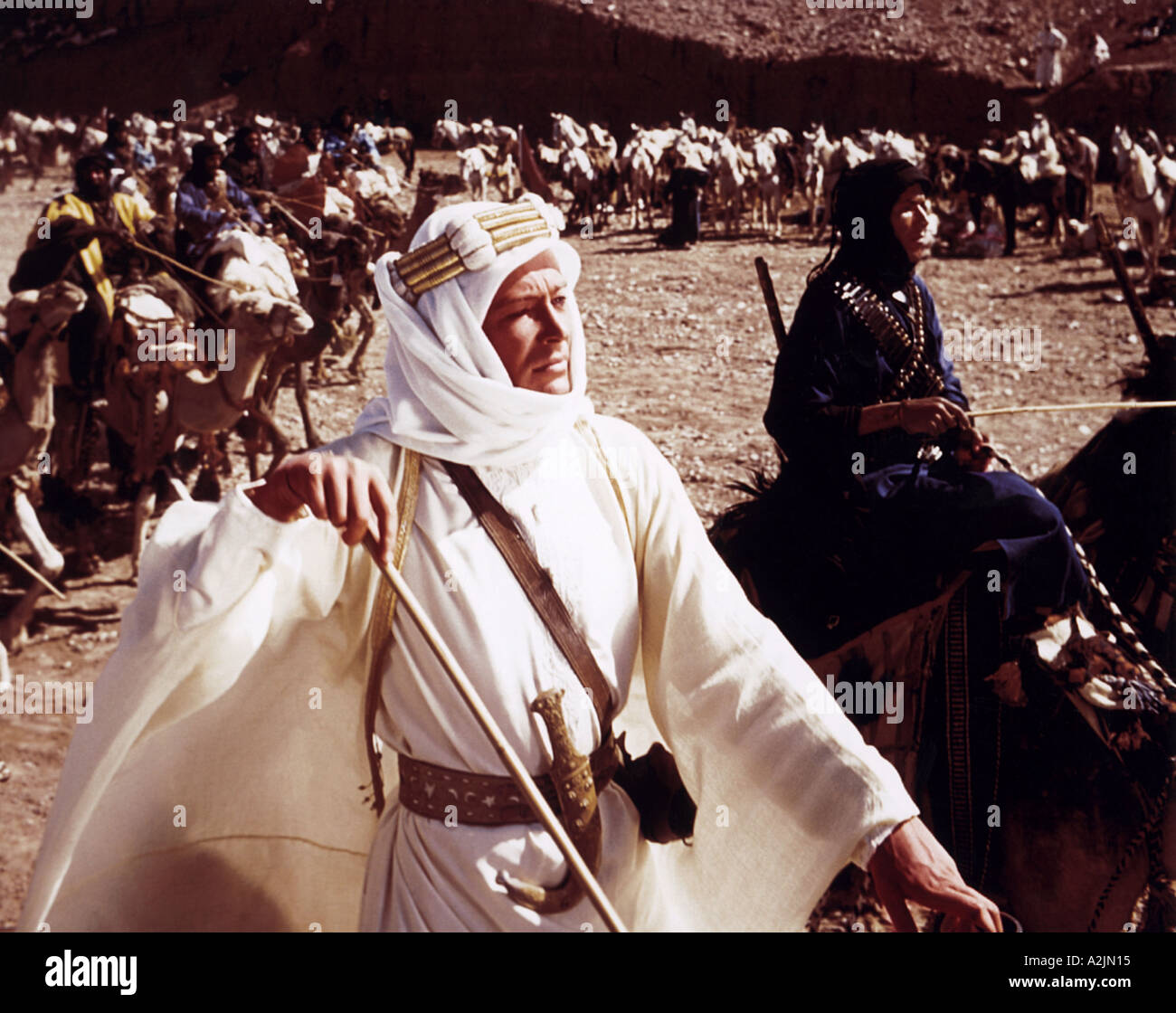 LAWRENCE D'ARABIA Peter O Toole come Lawrence porta l'attacco a Aquaba nel 1962 film www pictorialpress com Foto Stock