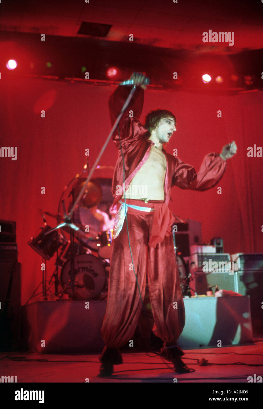 ROD STEWART sul palco in 1976 Foto Stock