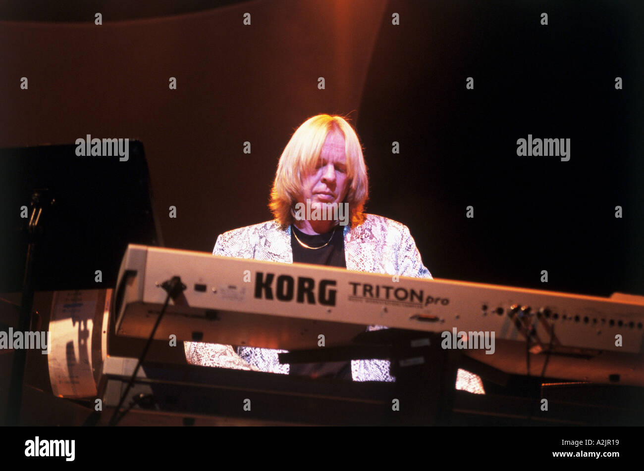 RICK WAKEMAN del gruppo sì sulle tastiere in agosto 2002 Foto Stock