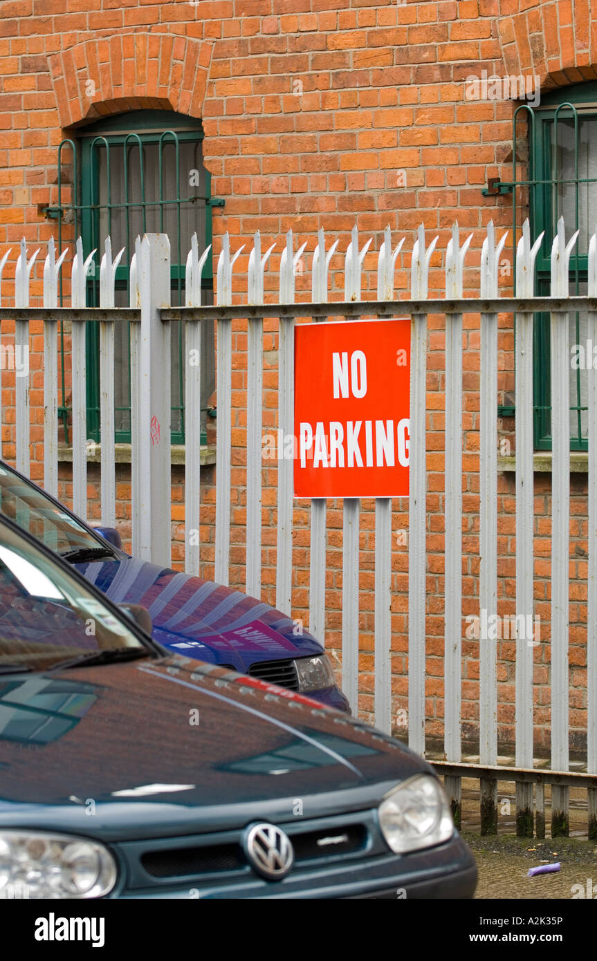 Nessun segno di parcheggio Cathedral Quarter Belfast Irlanda del Nord Foto Stock