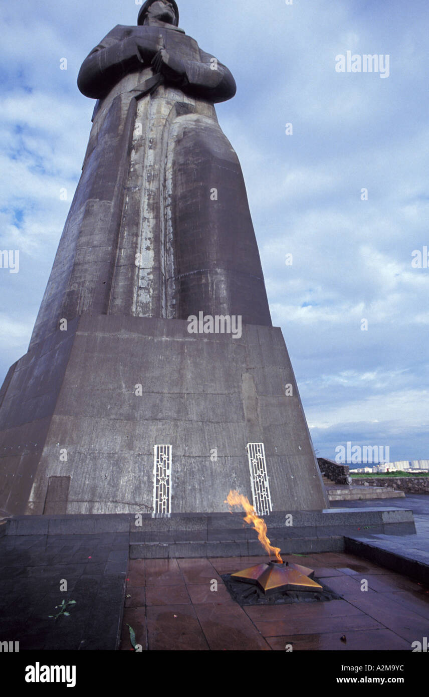 Asia, Russia, Siberia. Statua di russo con la fiamma Foto Stock