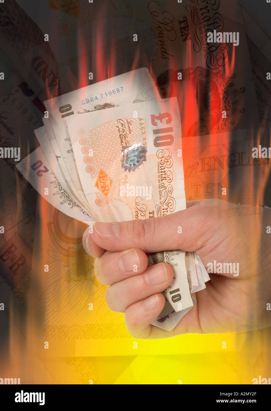 Spreco di denaro sprecando distruggere brutto affare perdita di profitto fiamma di investimento fuoco bruci dollar pound valuta la masterizzazione di flash di calore em Foto Stock