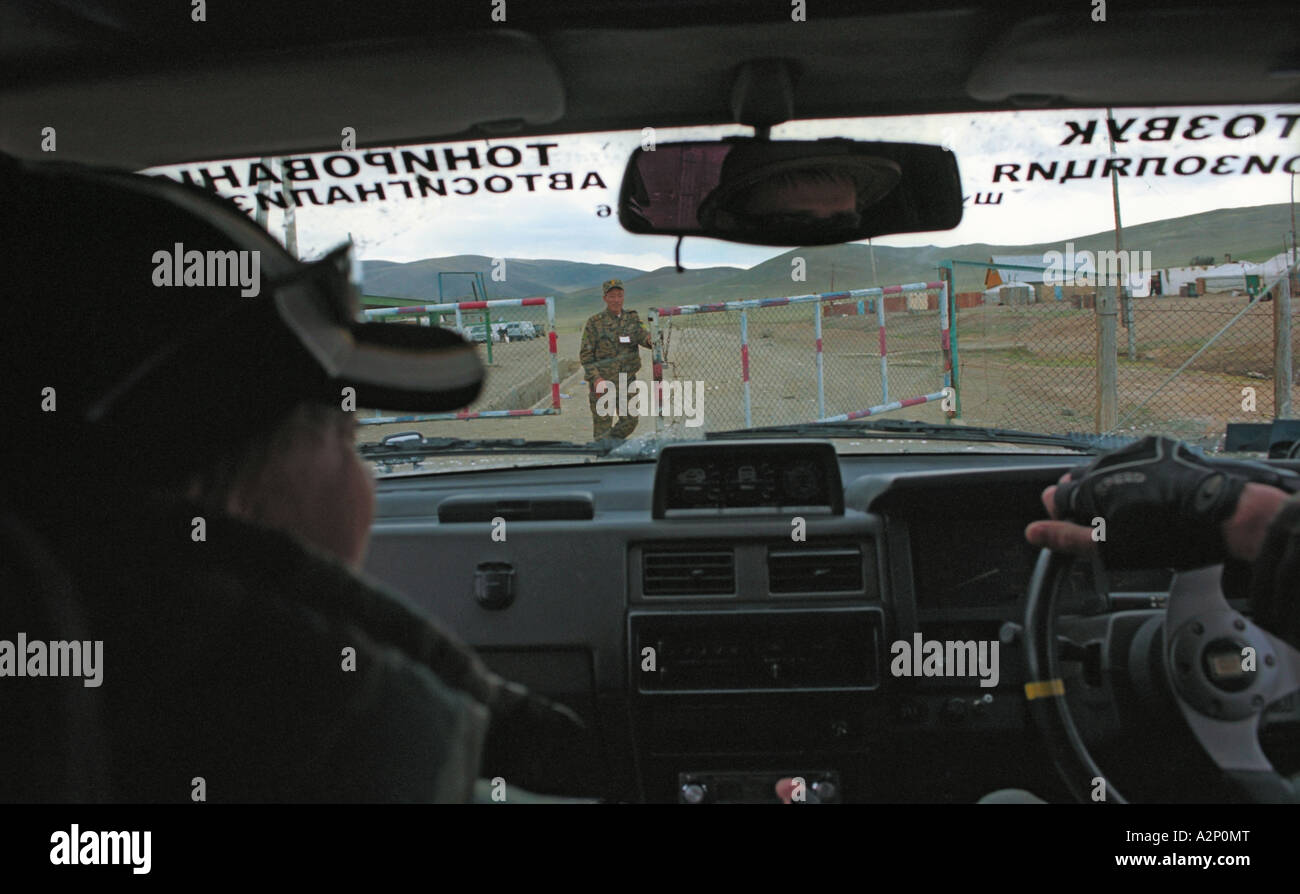 Il mongolo check-point. Red Yurta Village, Mongolia. Zona neutrale tra la Federazione russa e la Mongolia Foto Stock