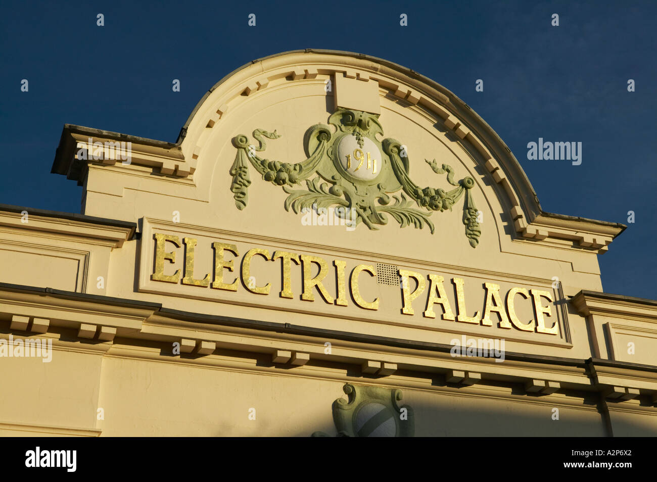 Inghilterra Harwich Essex restaurata facciata di Palazzo elettrico Cinema costruito 1911 Foto Stock