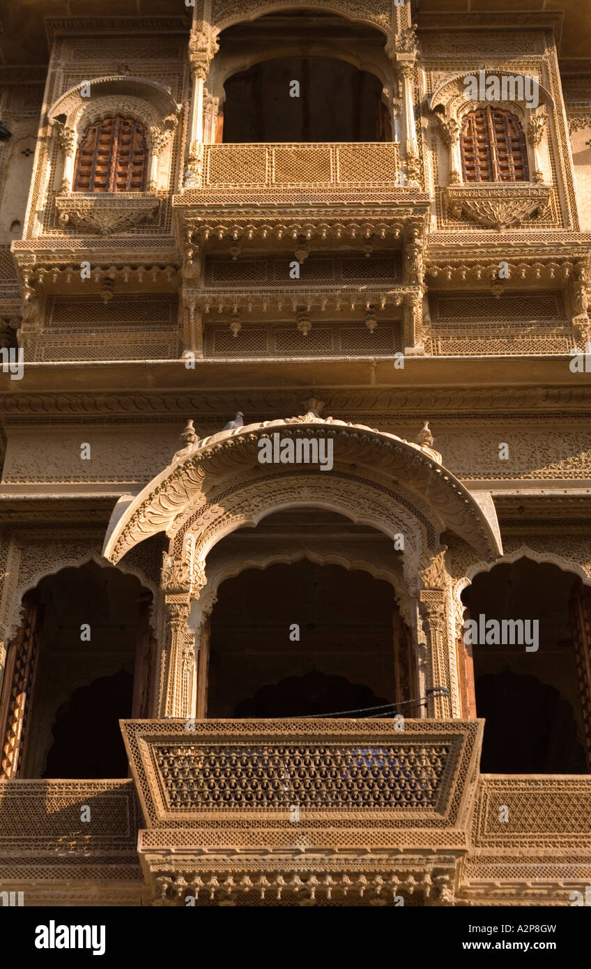 India Rajasthan Jaisalmer architettura degli edifici Patwon Ki Haveli pietra intagliata dettaglio Foto Stock