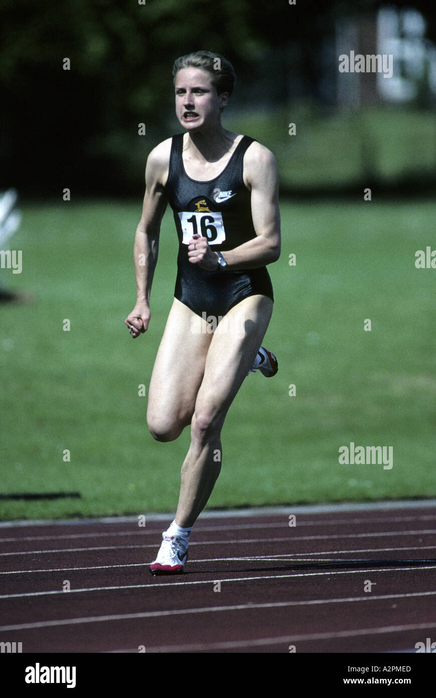Katharine Merry acceso per Birchfield Harriers in Warwickshire atletica, Edmonscote Stadium, Leamington Spa 1994 Foto Stock