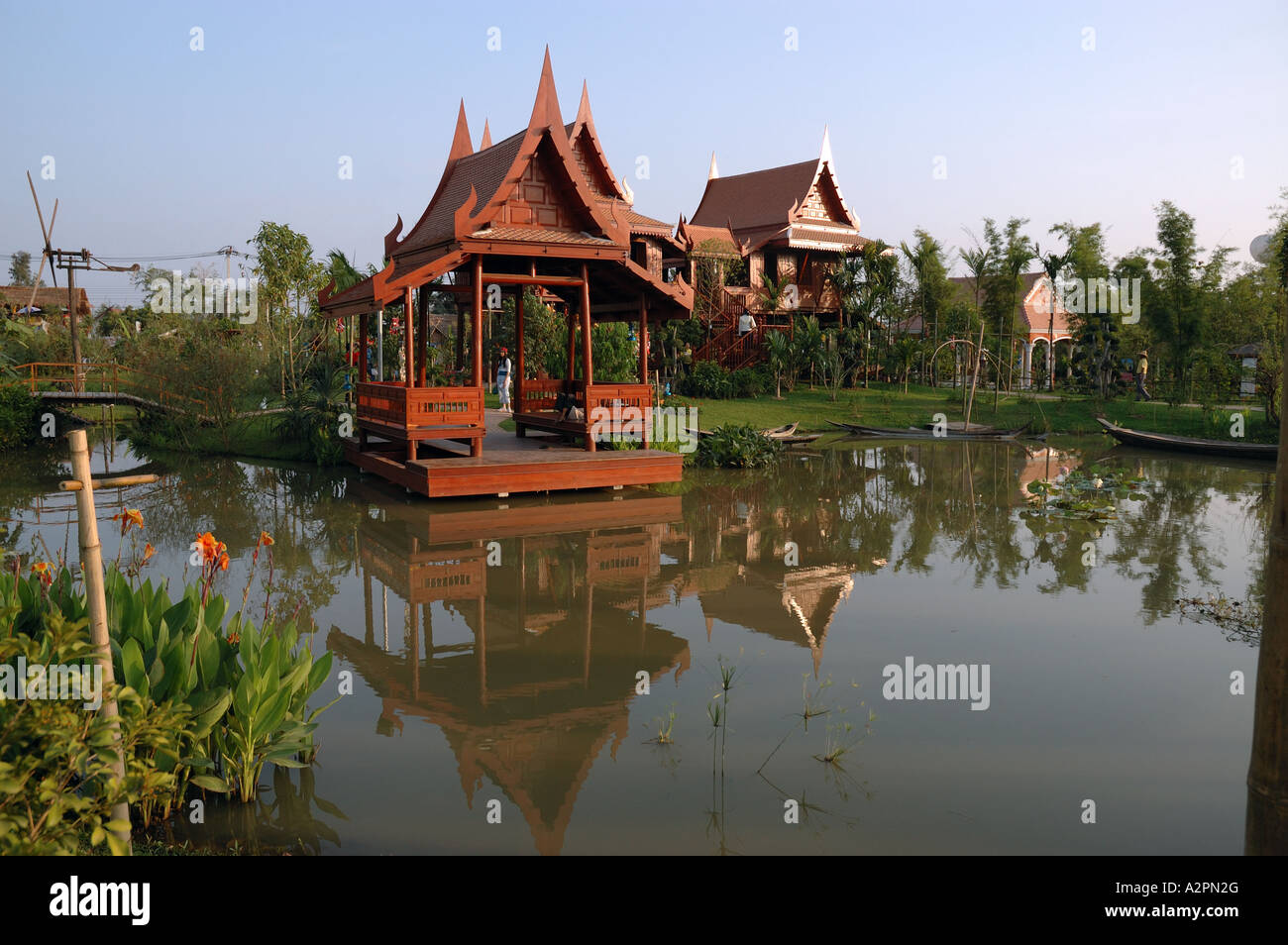 Pagoda rurale presso il Royal Flora Ratchaphruek, Chiang Mai nel nord della Thailandia. Foto Stock