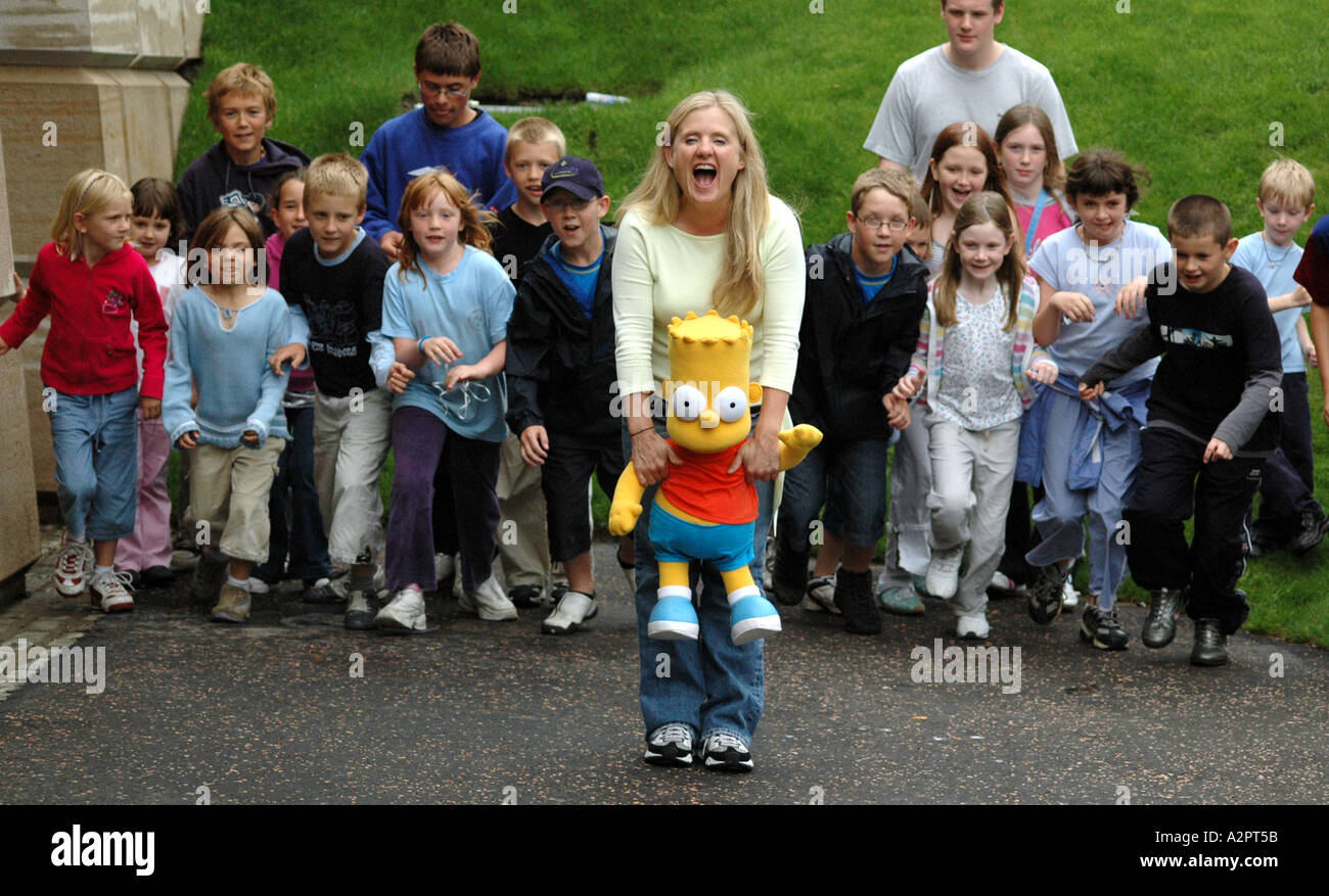 Nancy Cartwright la voce di Bart Simpson giardini di Princes Street Edinburgh Fringe Festival Agosto 2004 Foto Stock