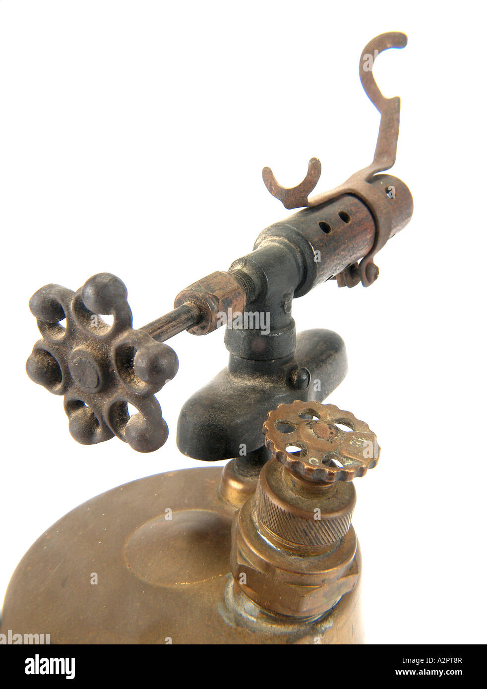 Stile vecchio bruciatore in bronzo su sfondo bianco Foto Stock