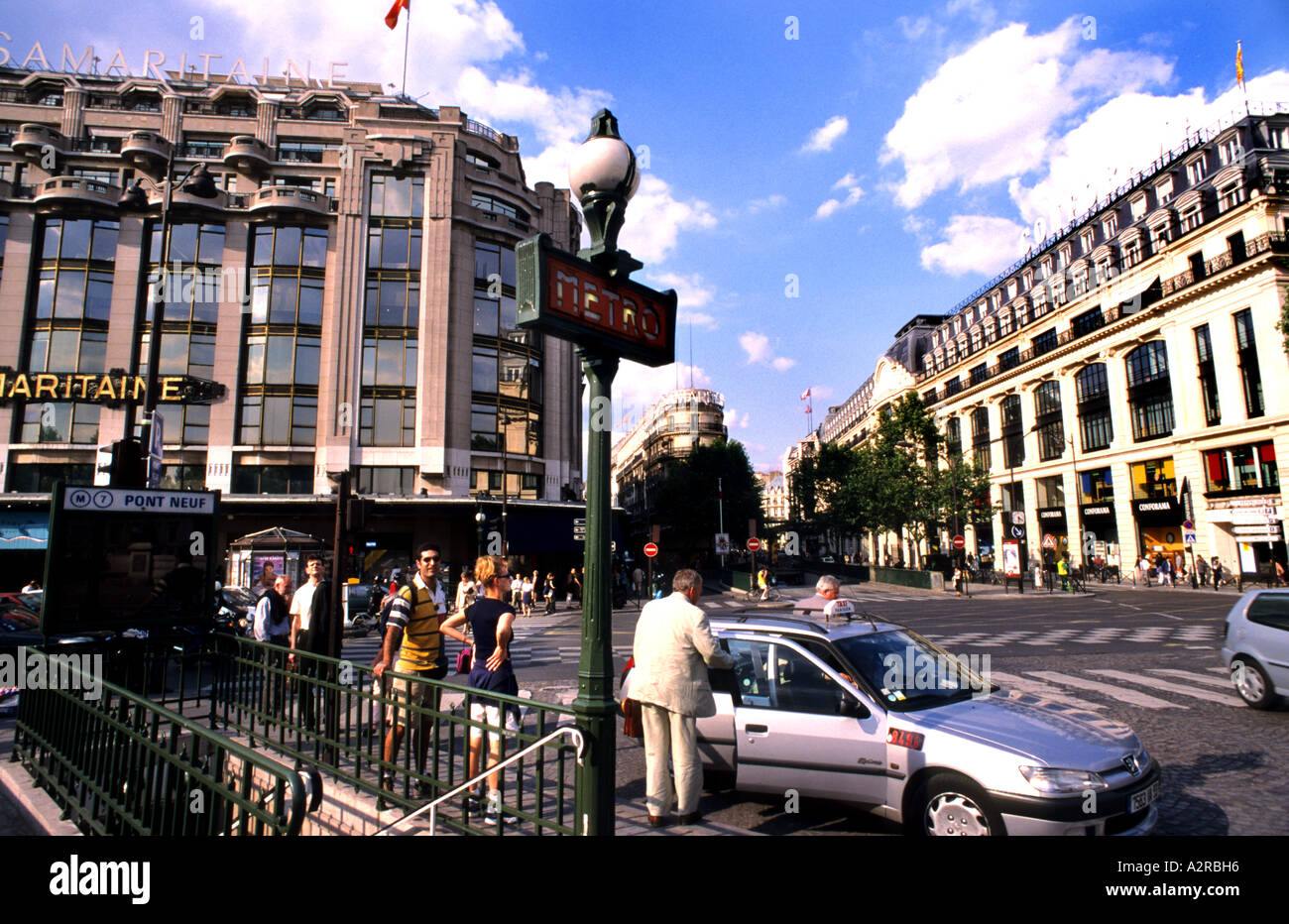 Paris La Samaritaine department store Parisian Foto Stock