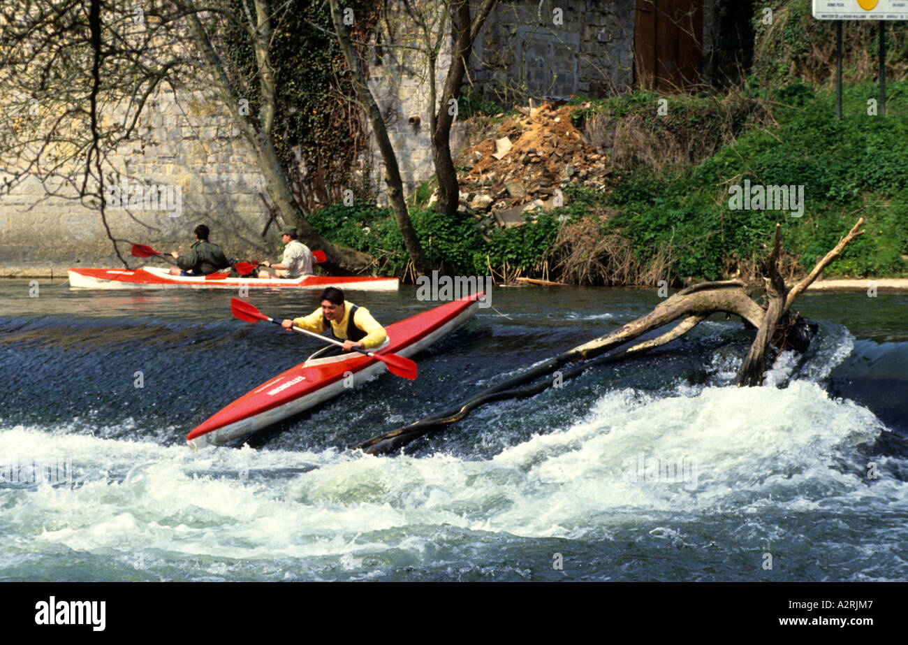 Acqua canoa fiume lesse Belium Ardenne belghe Foto Stock