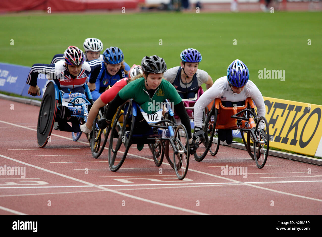 Il Paralympic World Cup 07 05 2006 Manchester Arena regionale Angela Ballard di Australia conduce nel campo del Womens T53 800m Foto Stock