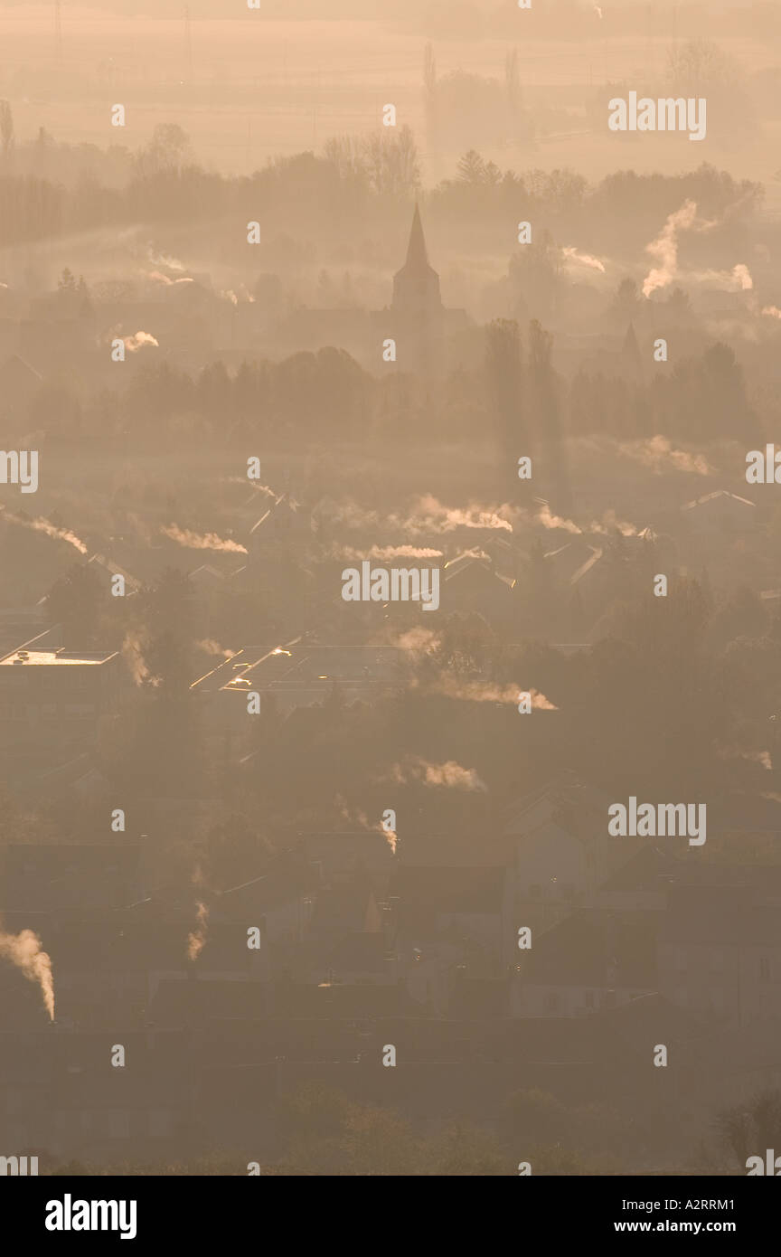 Ladoix-Serrigny all'alba, visto da Corton Hill, Cote d'Or, Francia Foto Stock