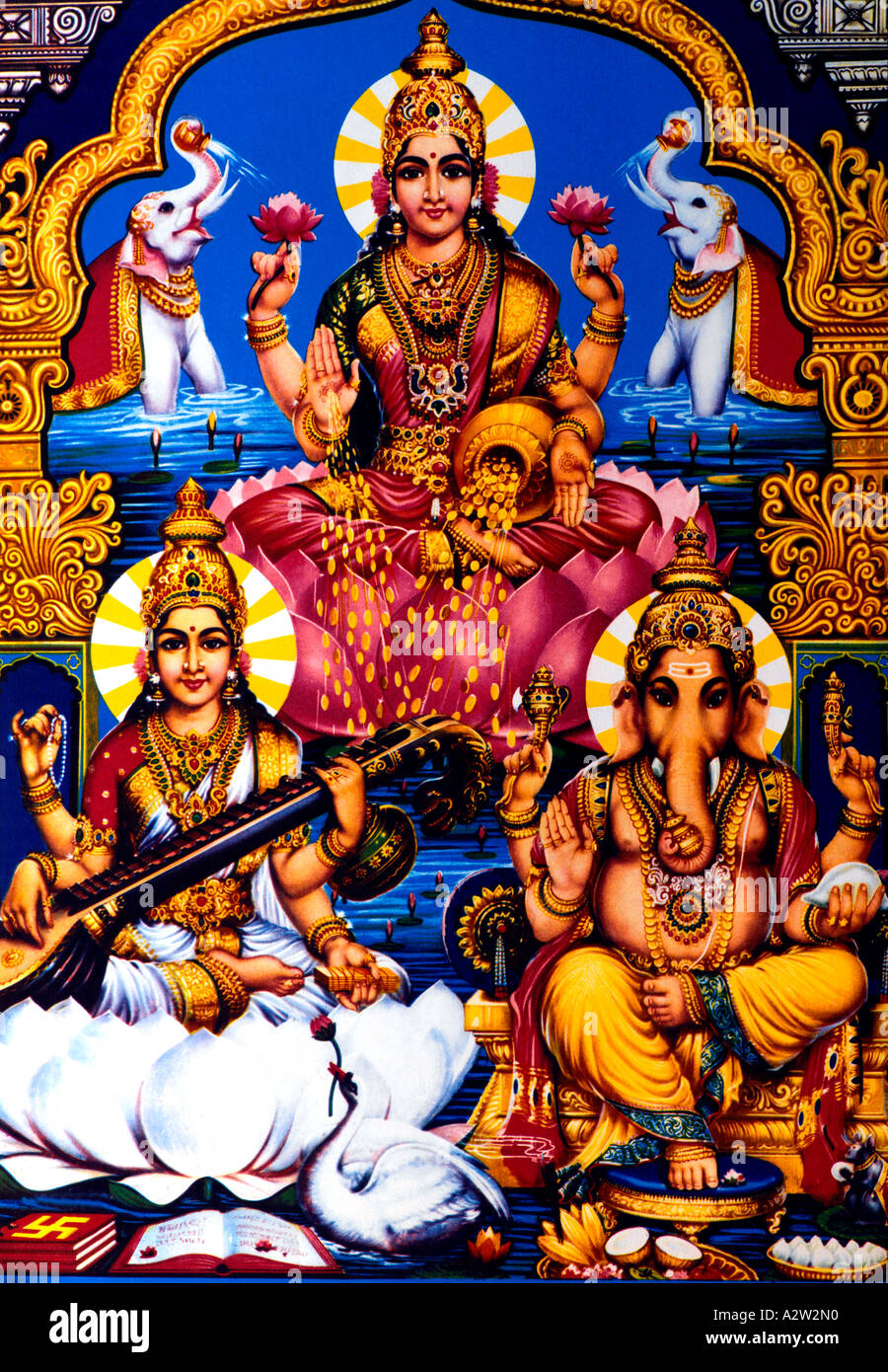 Lakshmi Ganesh e Saraswati divinità Indù Foto Stock