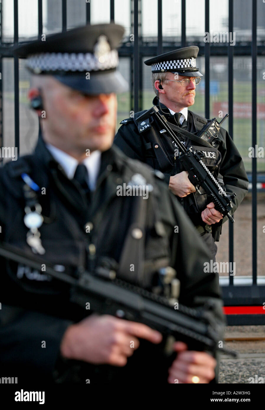 Armate britanniche ministero della difesa la polizia di pattuglia al di fuori di San Fergus gas terminale vicino Fraserburgh, Aberdeenshire, Scozia. Foto Stock