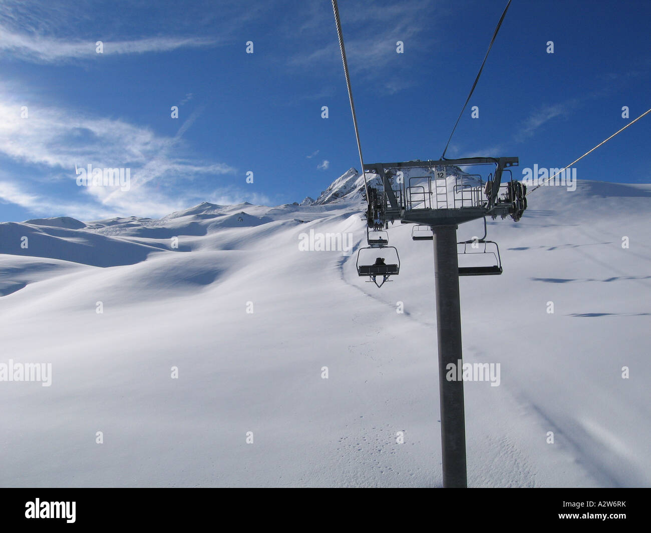 Impianti di risalita in Val d'Isere, sulle alpi francesi. Foto di David Gale Foto Stock