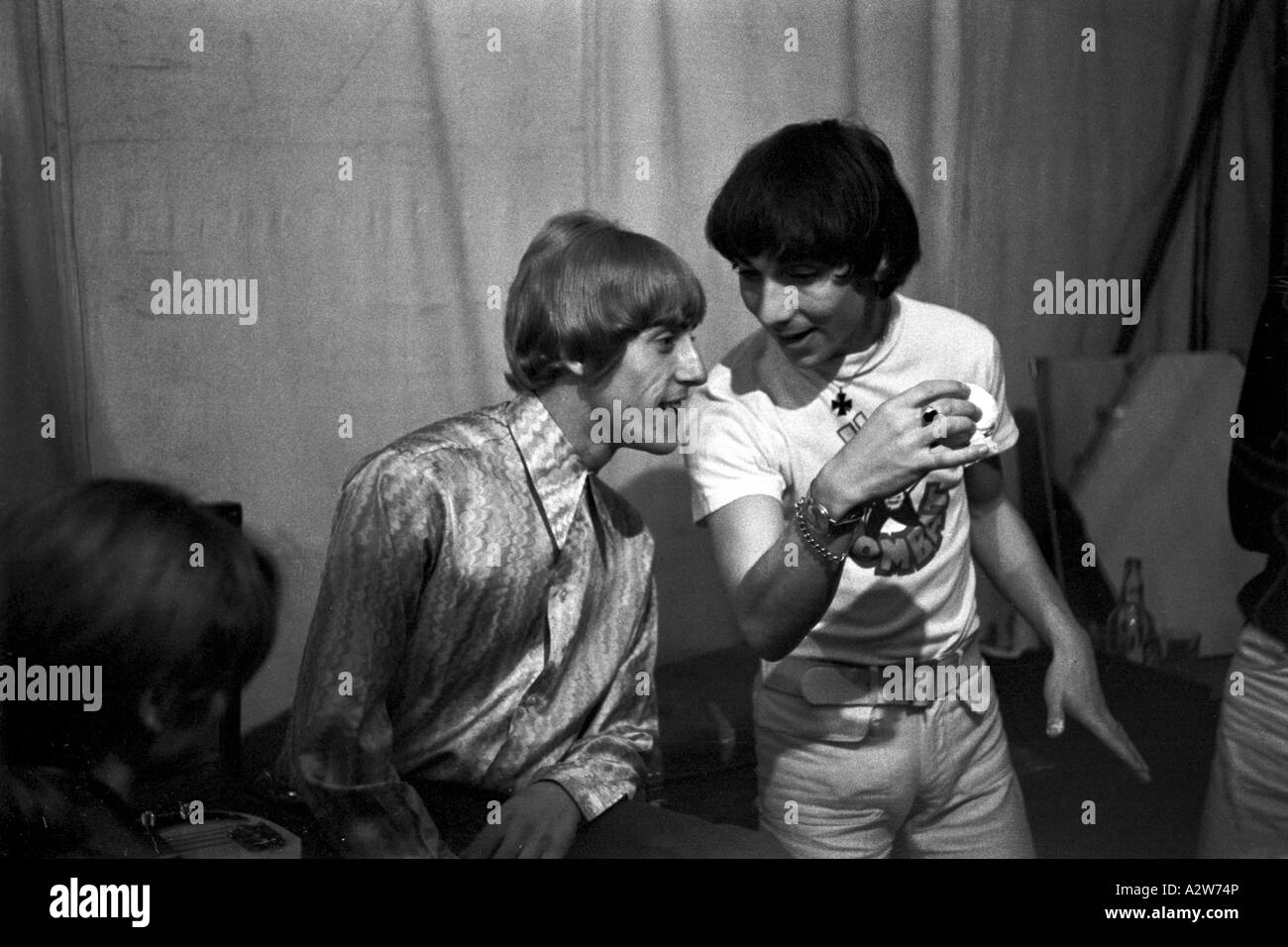 Il gruppo rock britannico DELL'OMS. Roger Daltrey e Keith Moon - per ulteriori informazioni, vedere la descrizione riportata di seguito Foto Stock