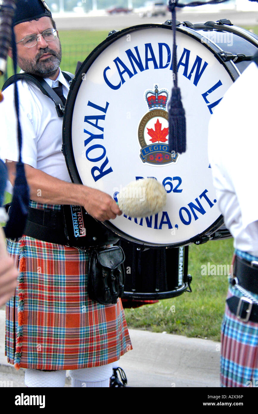 Royal Canadian Legion Pipe Band in una sfilata in Sarnia Ontario Canada Foto Stock