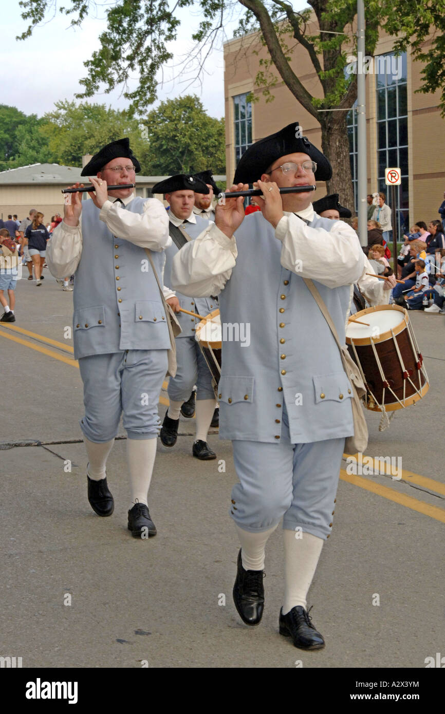Pipers del 1776 rievocazione storica della società in una sfilata in Detroit Michigan MI. Foto Stock