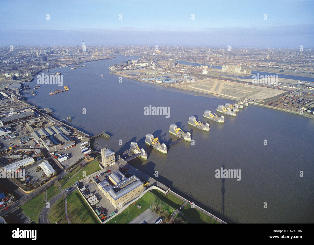 Vista aerea del Thames Flood Barrier Foto Stock