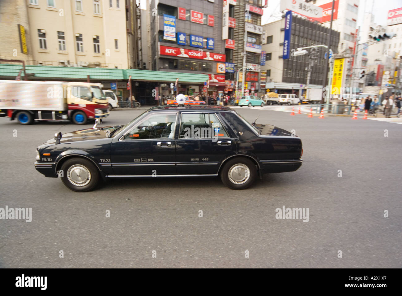 Taxi nero tokyo immagini e fotografie stock ad alta risoluzione - Alamy