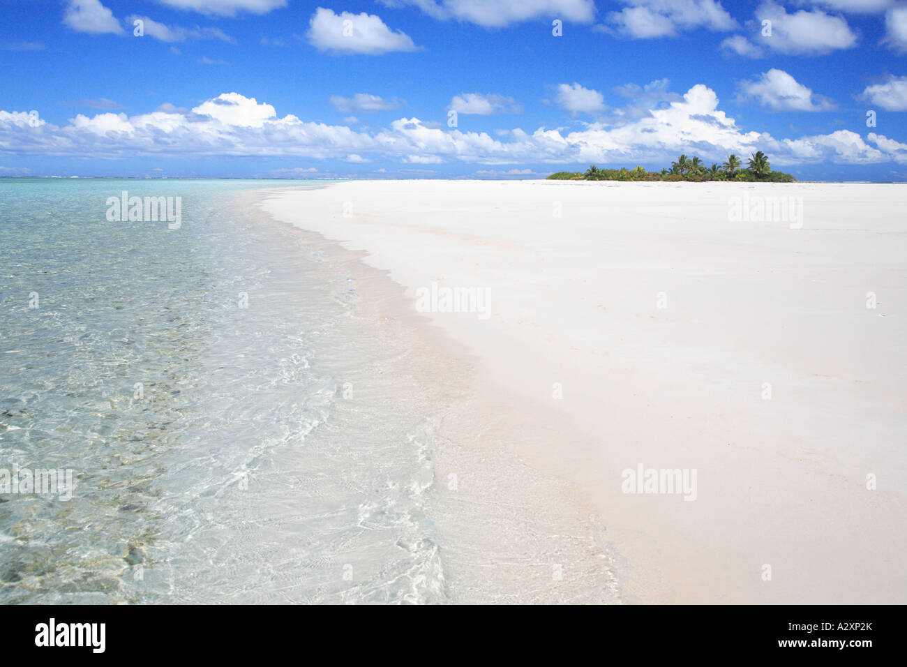 Isola deserta in Laguna Aitutaki Cook Polinesia isole del Pacifico Foto Stock