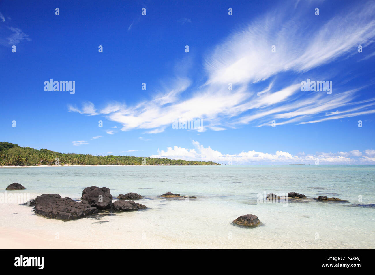 Rocce sulla spiaggia Raratonga Cook Polinesia isole del Pacifico Foto Stock