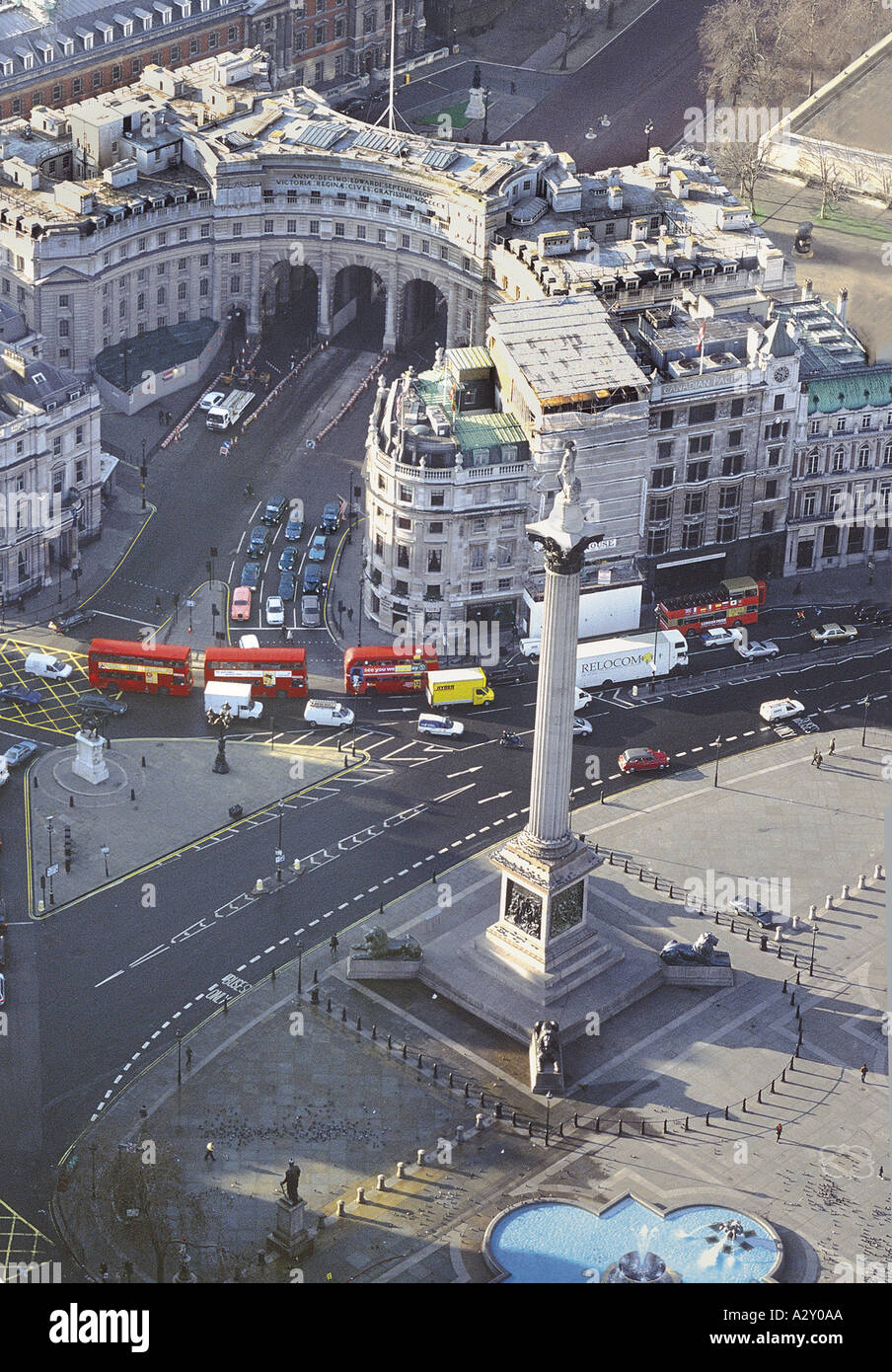 Vista aerea di Admiralty Arch alla fine del Mall e Trafalgar Square Londra Foto Stock