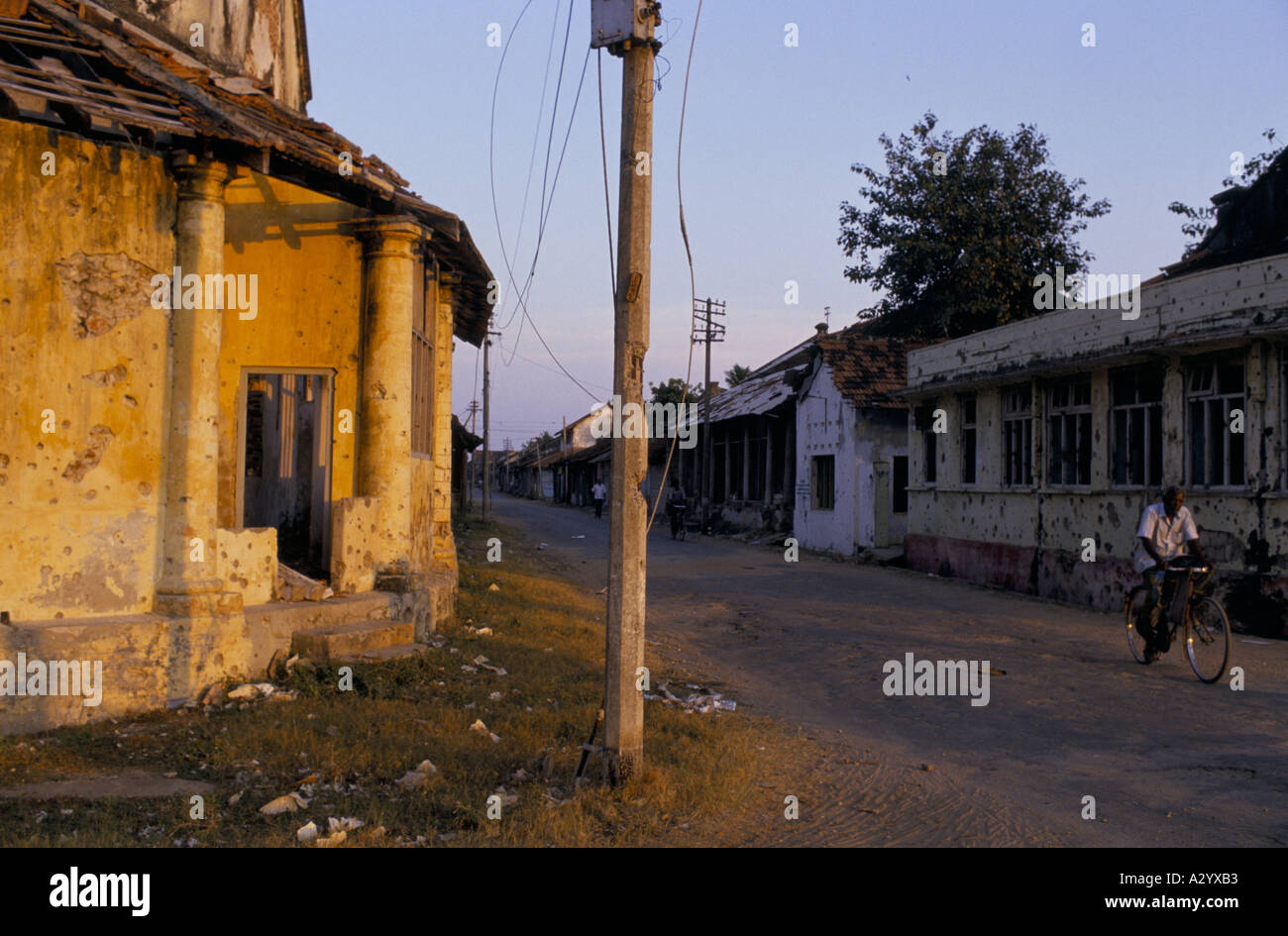 Penisola di jaffna rajane vita quotidiana in una città attaccato 1991 Foto Stock