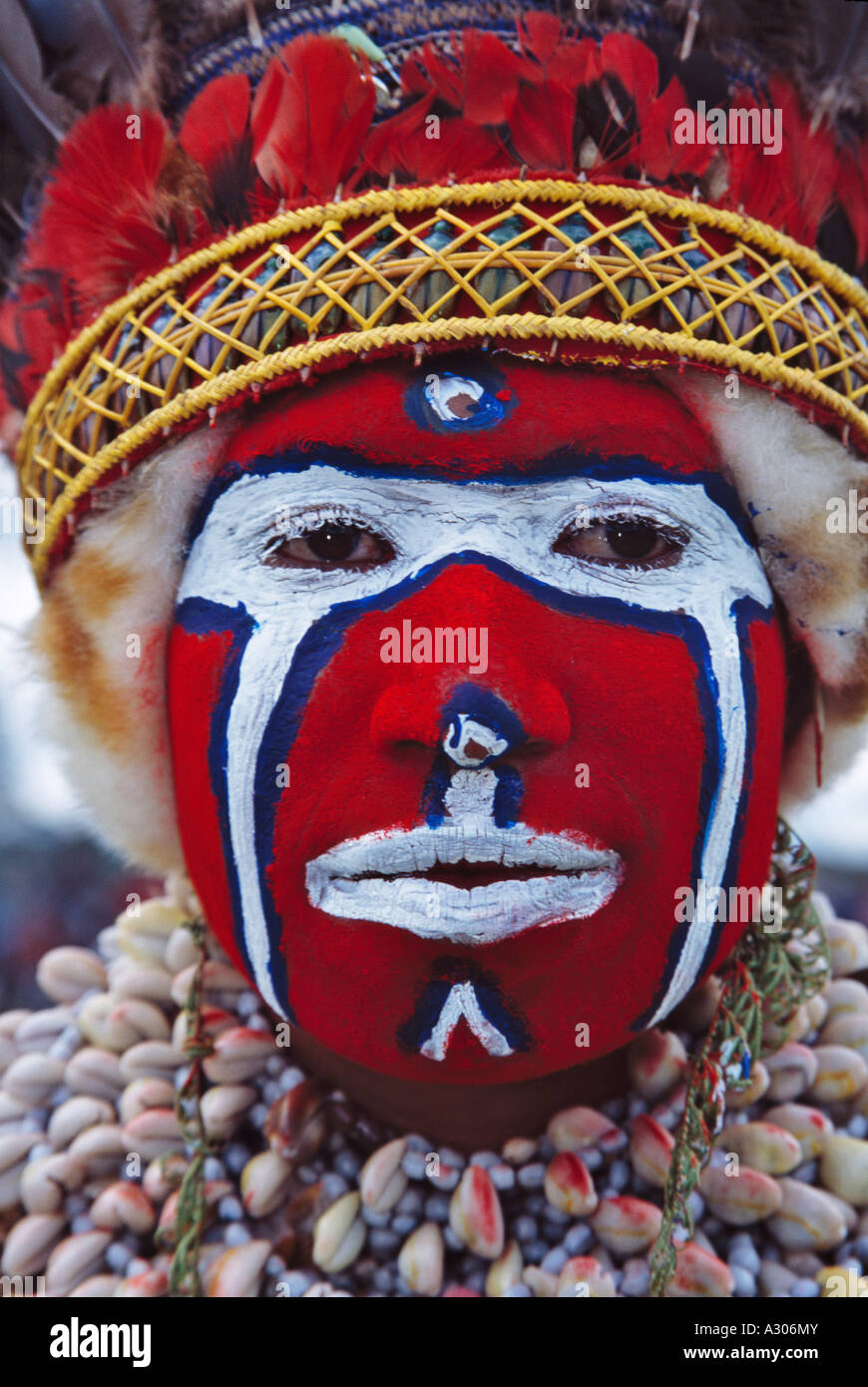 Ritratto di Highlands tribeswoman a cantare cantare Festival Mt Hagen Papua Nuova Guinea Foto Stock