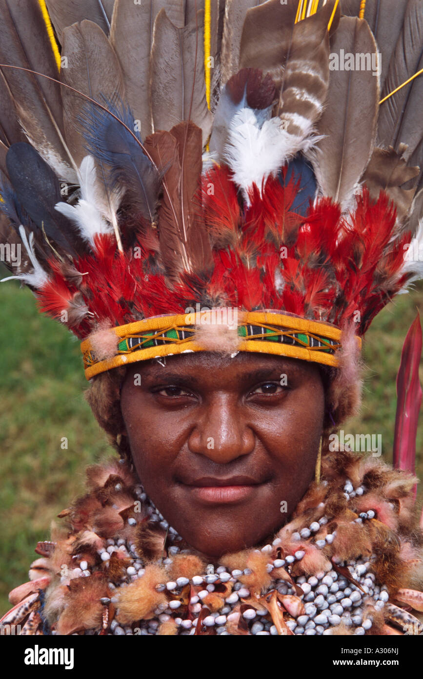 Ritratto di Highlands tribeswoman a cantare cantare Festival Mt Hagen Papua Nuova Guinea Foto Stock