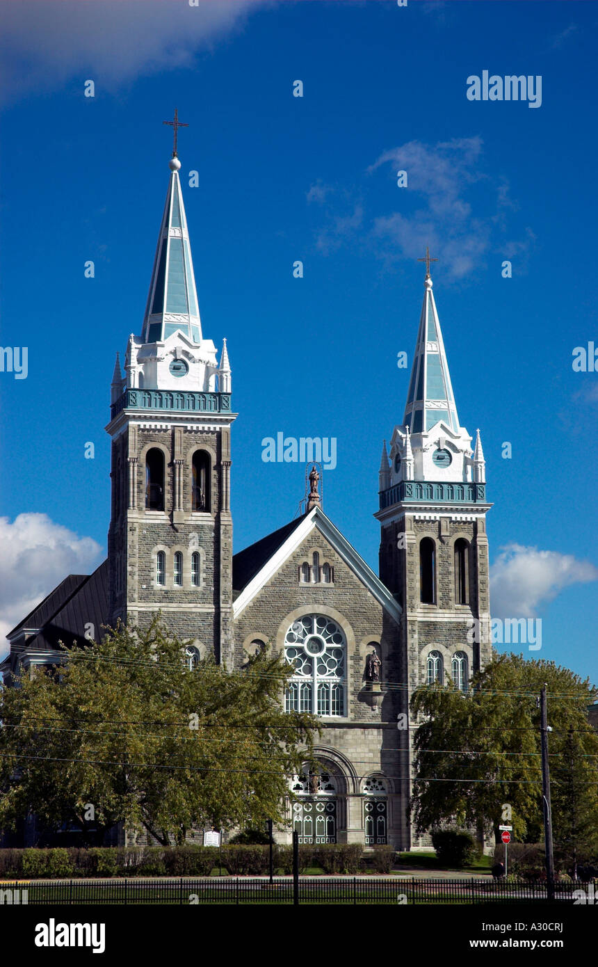 Il twin spired chiesa a Farnham in Estrie Quebec Foto Stock