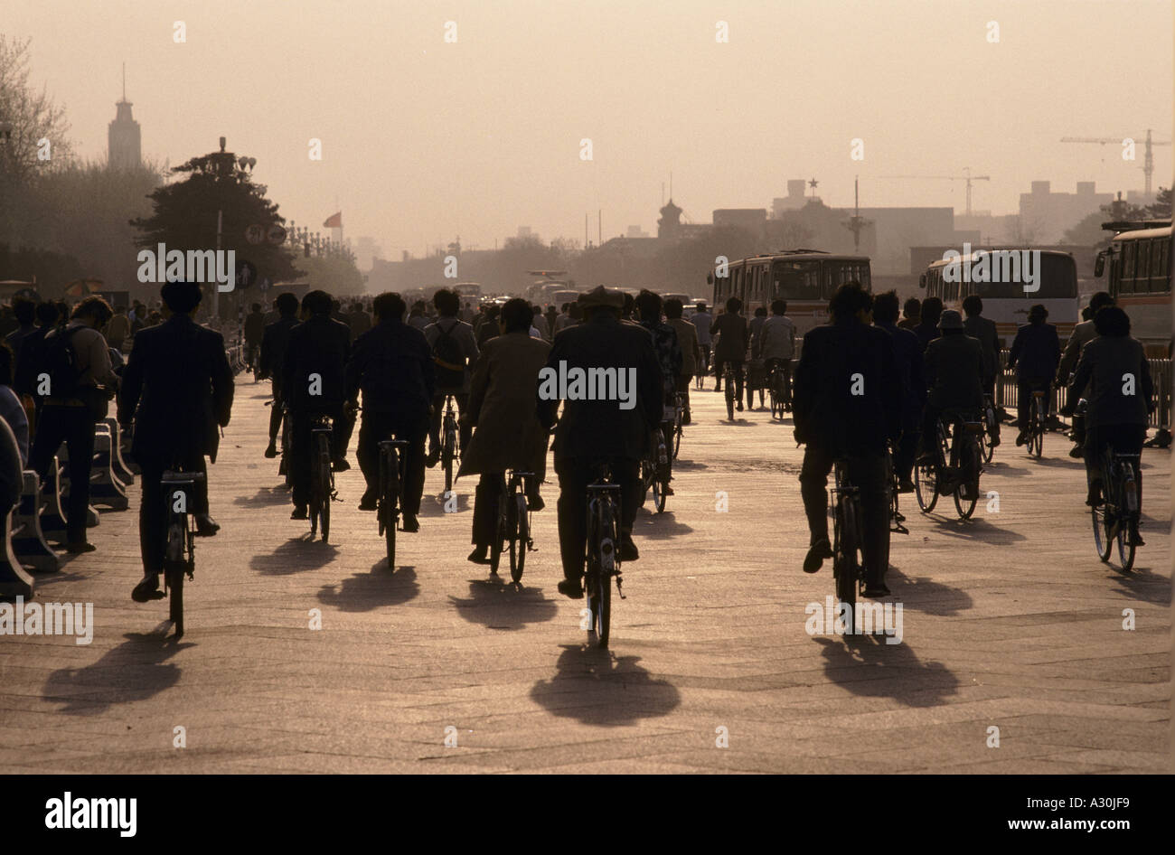 La folla di ciclisti in Cina Foto Stock