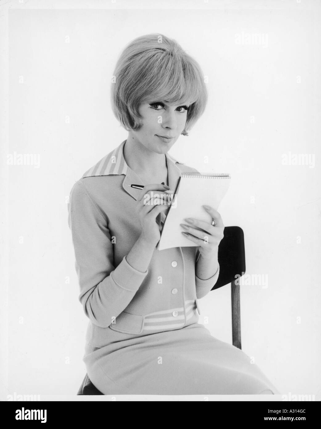 Sotto dettatura degli anni sessanta Foto Stock