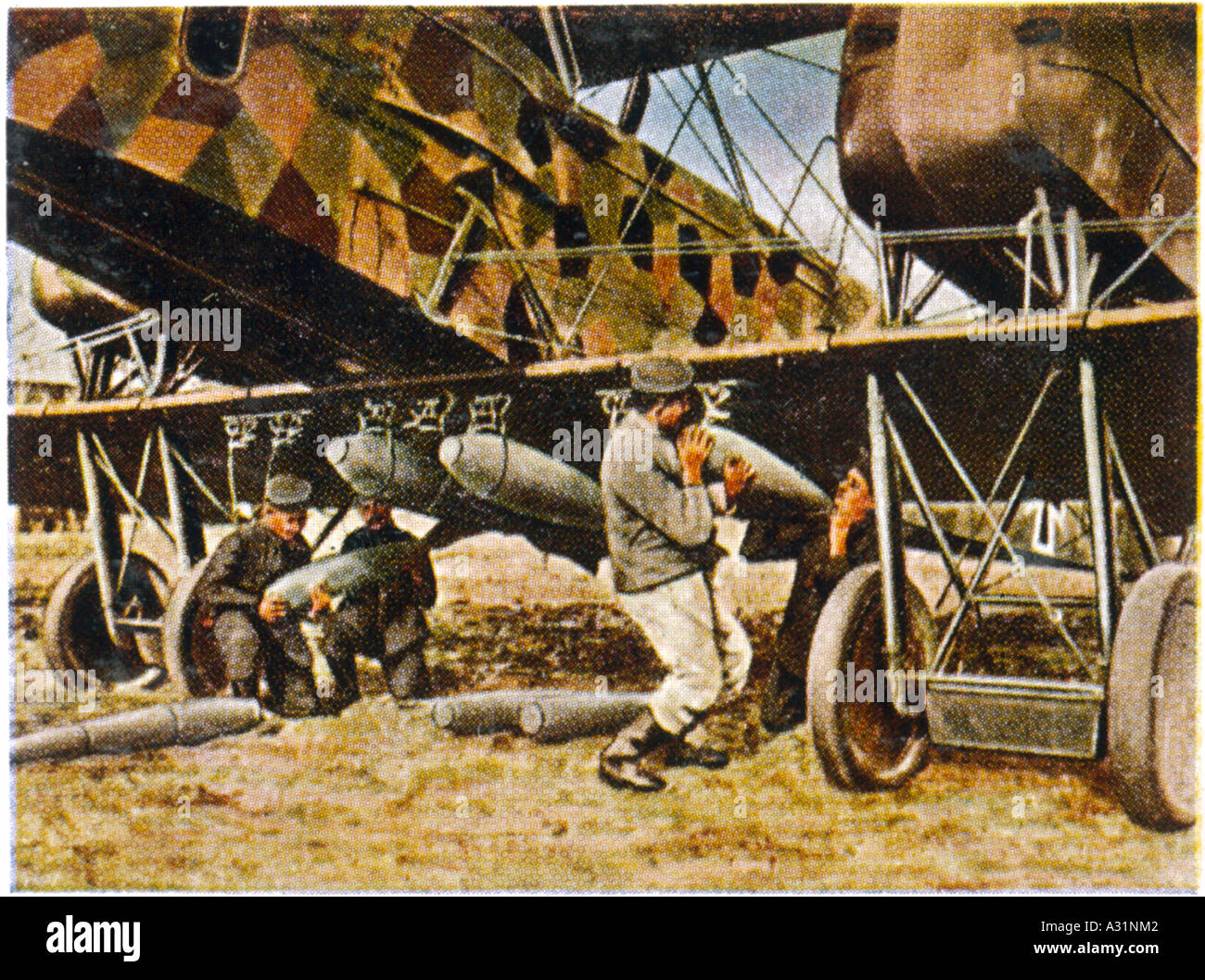 Caricamento di un bombardiere tedesco Foto Stock
