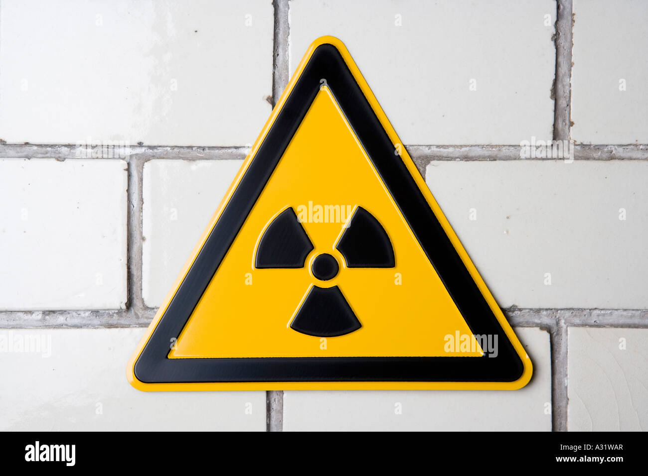 Radioattivo segno di avvertimento Foto Stock