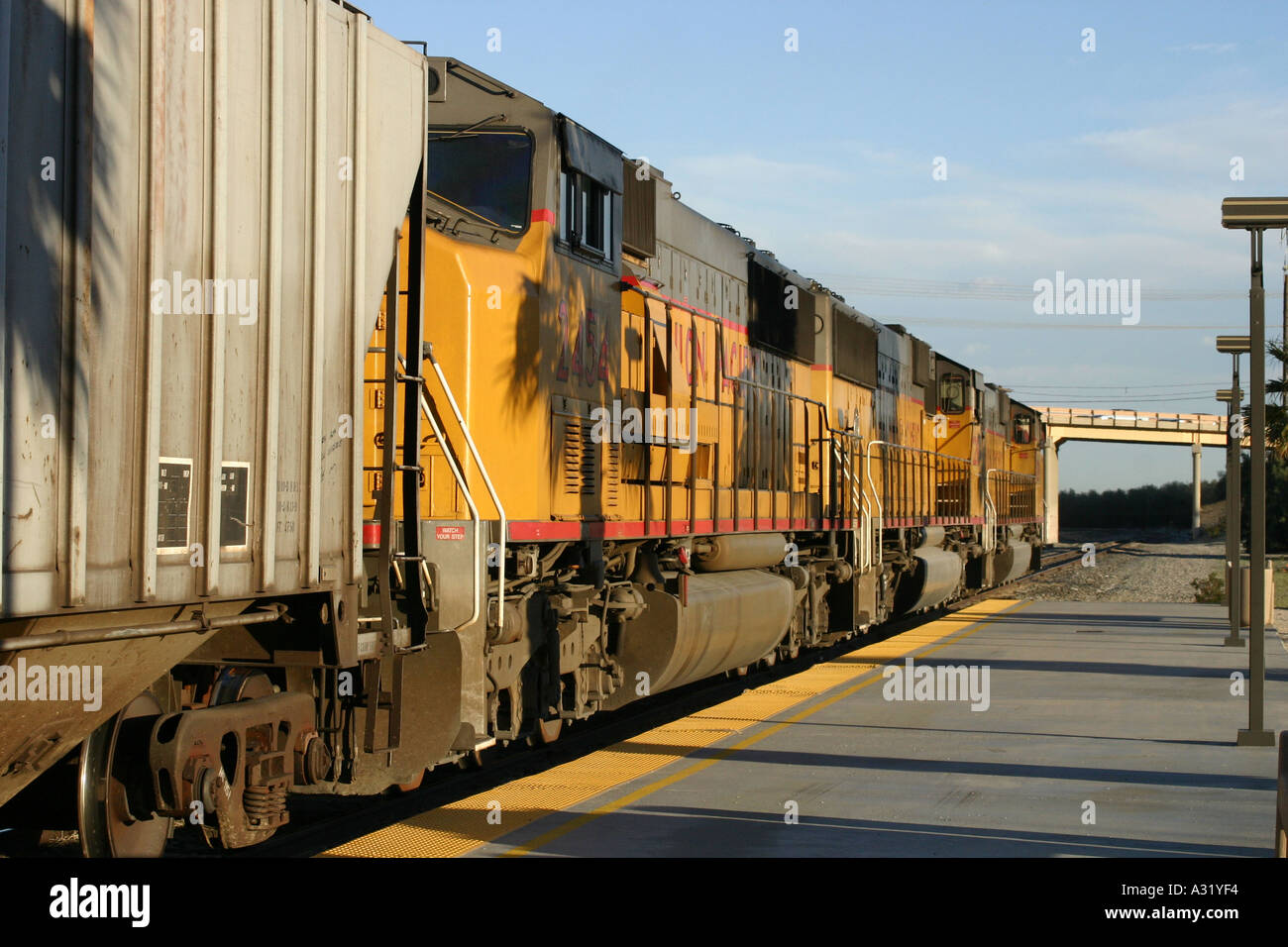 Union Pacific treno merci North Palm Springs STATI UNITI D'AMERICA Foto Stock