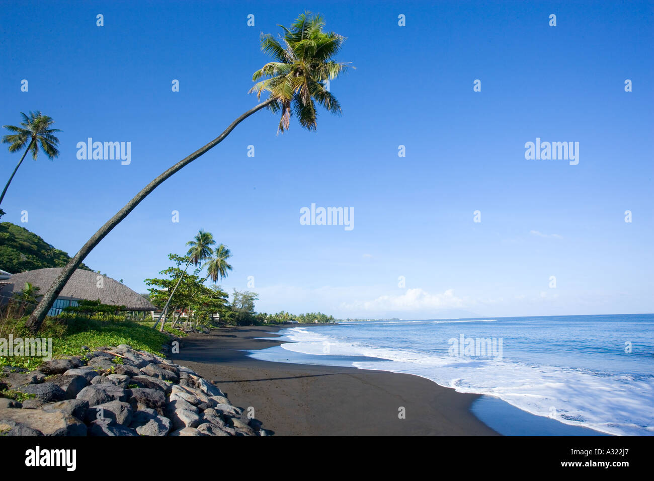 Matavai Bay spiaggia di sabbia nera di Tahiti Papeete Polinesia Francese Foto Stock