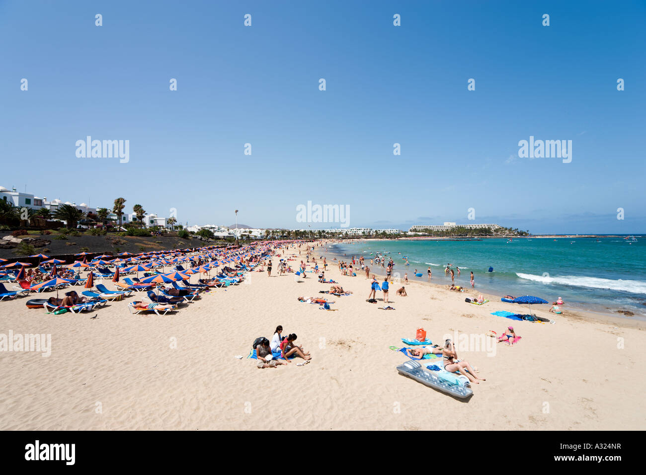 Spiaggia di Playa de Las Cucharas, Costa Teguise, Lanzarote, Isole Canarie, Spagna Foto Stock