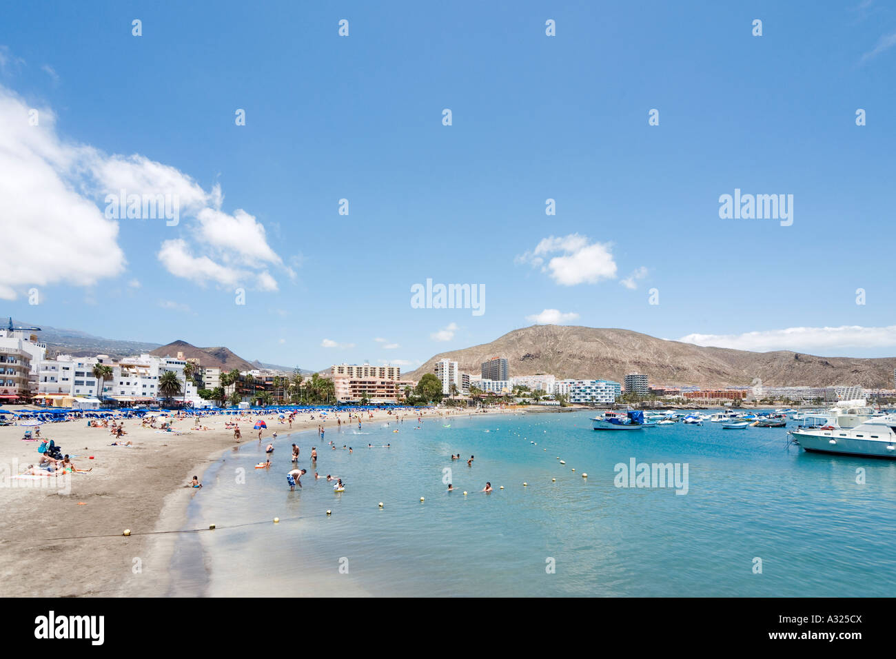 La spiaggia principale di Los Cristianos, Tenerife, Isole Canarie, Spagna Foto Stock