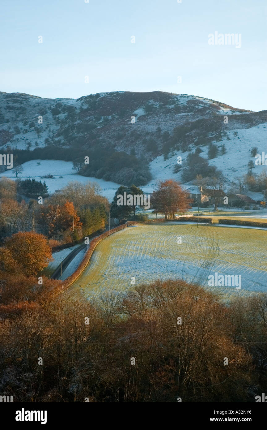 Una scena invernale in Powys, Wales, Regno Unito. Foto Stock