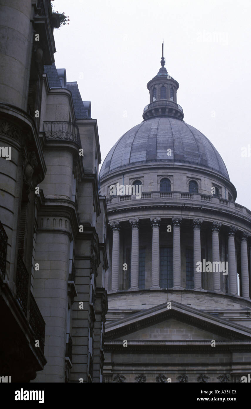 Una vista della cupola del Pantheon in Rue St Jacques in Parigi Francia Foto Stock