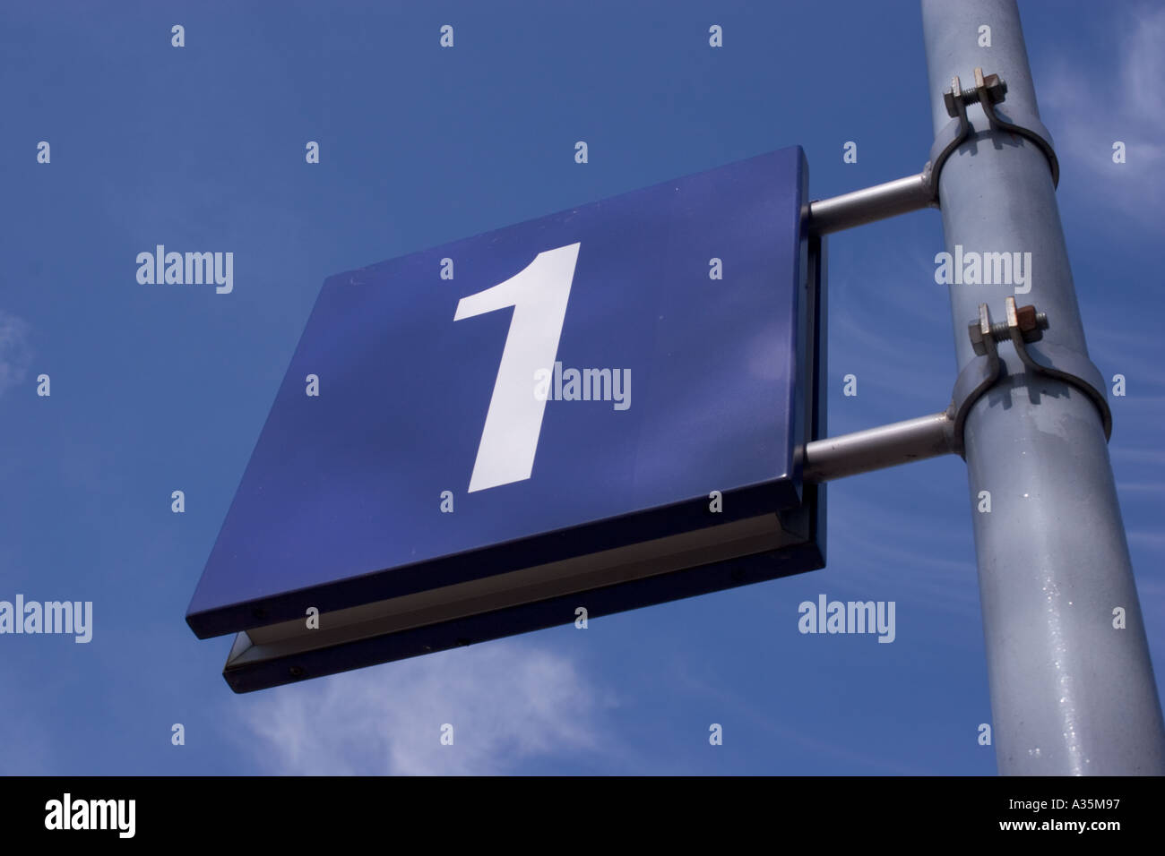 1 il numero uno della piattaforma indicatori numero di Londra Foto Stock