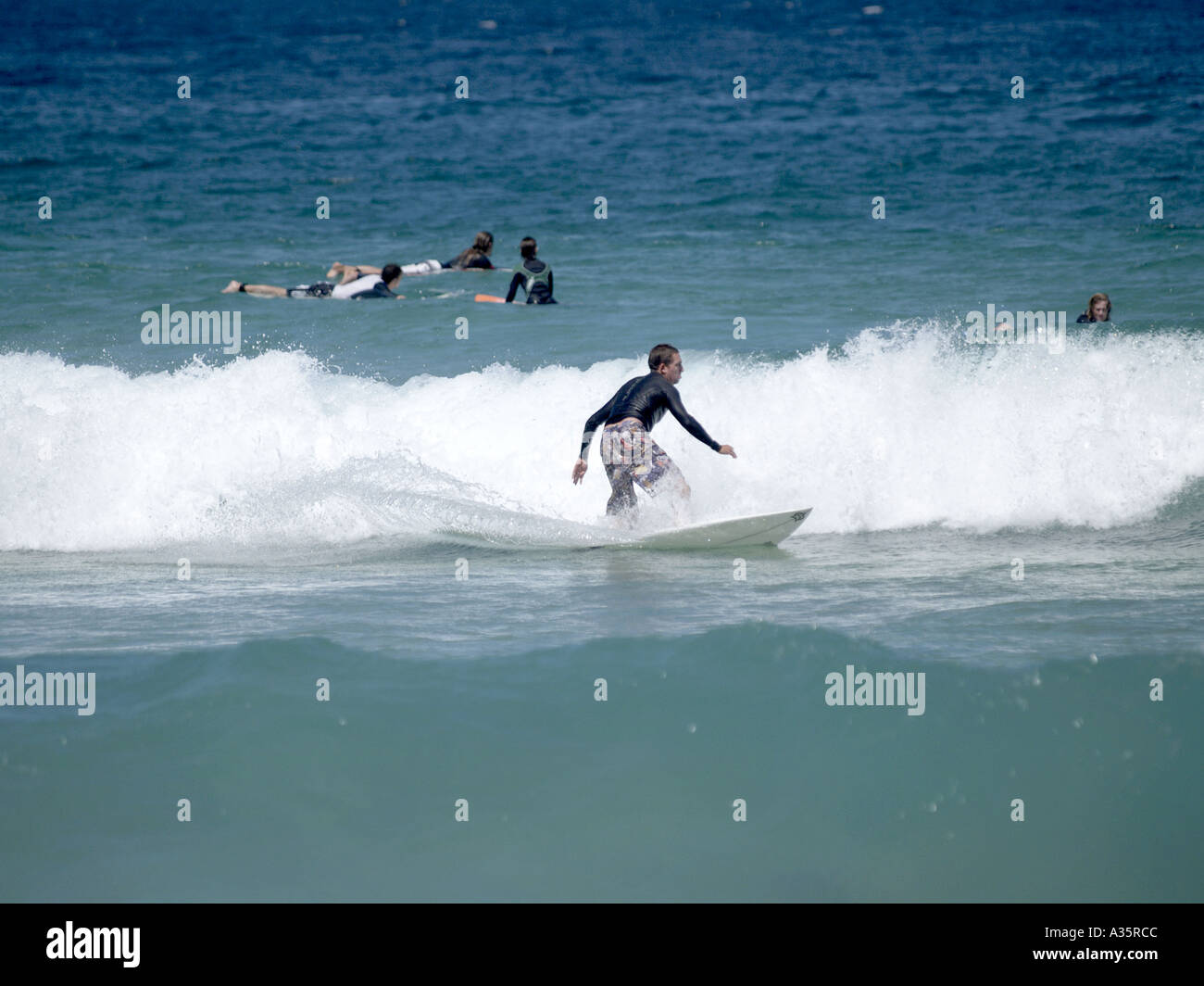 SURFER SU WAVE BRONTE, Nuovo Galles del Sud, Australia Foto Stock